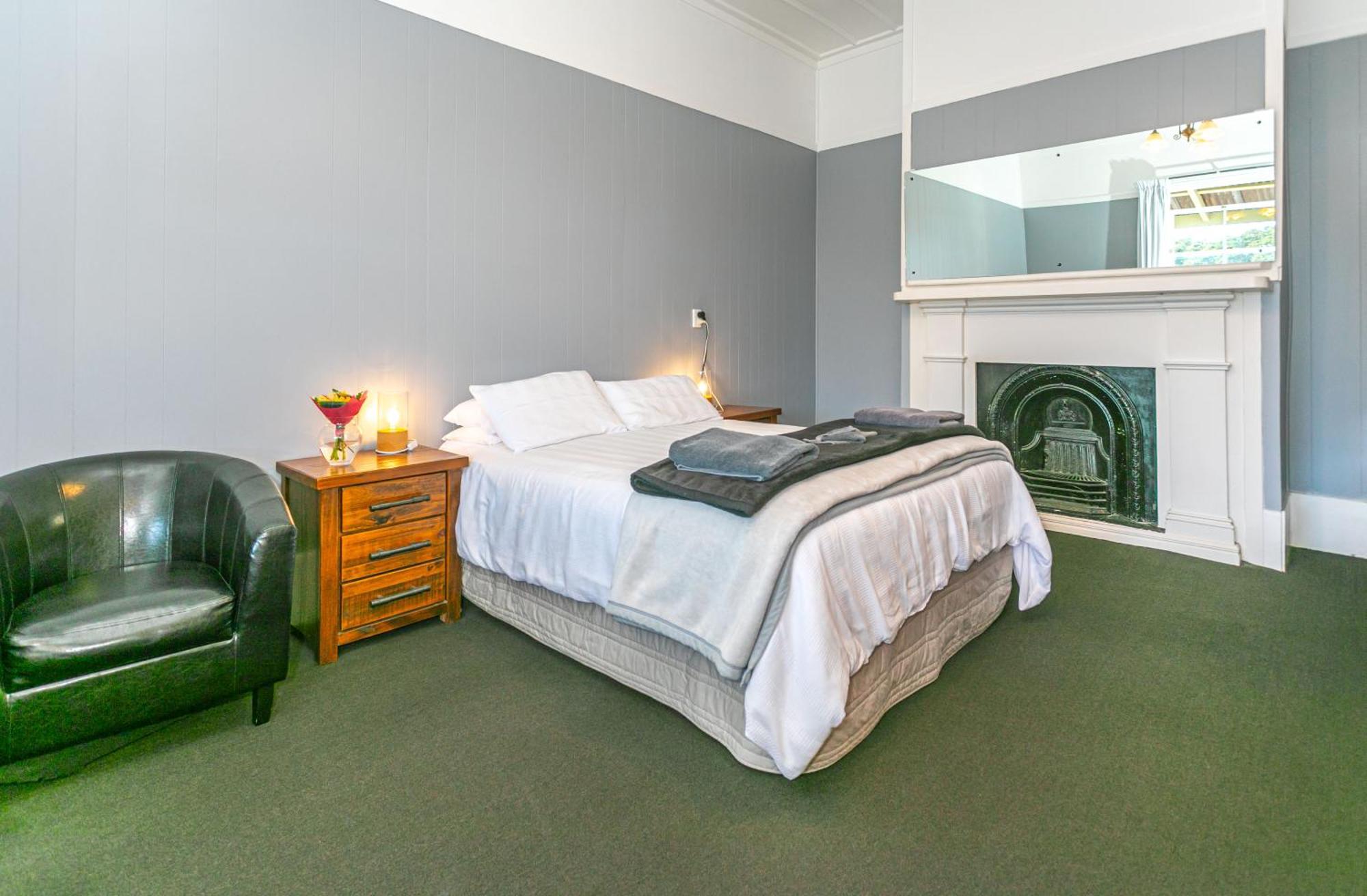 Lady Bowen Bed & Breakfast เทมส์ ภายนอก รูปภาพ